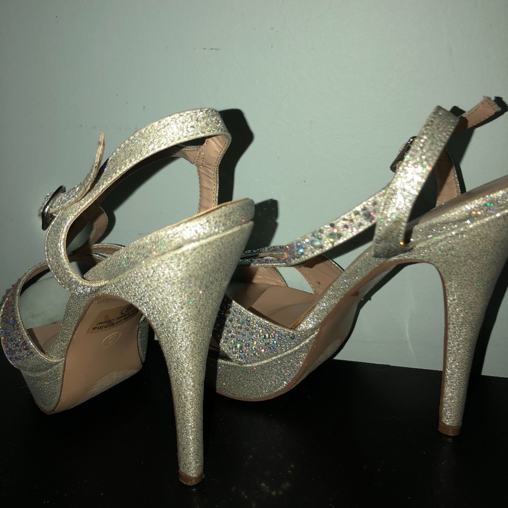Heels - Picture 4 of 5